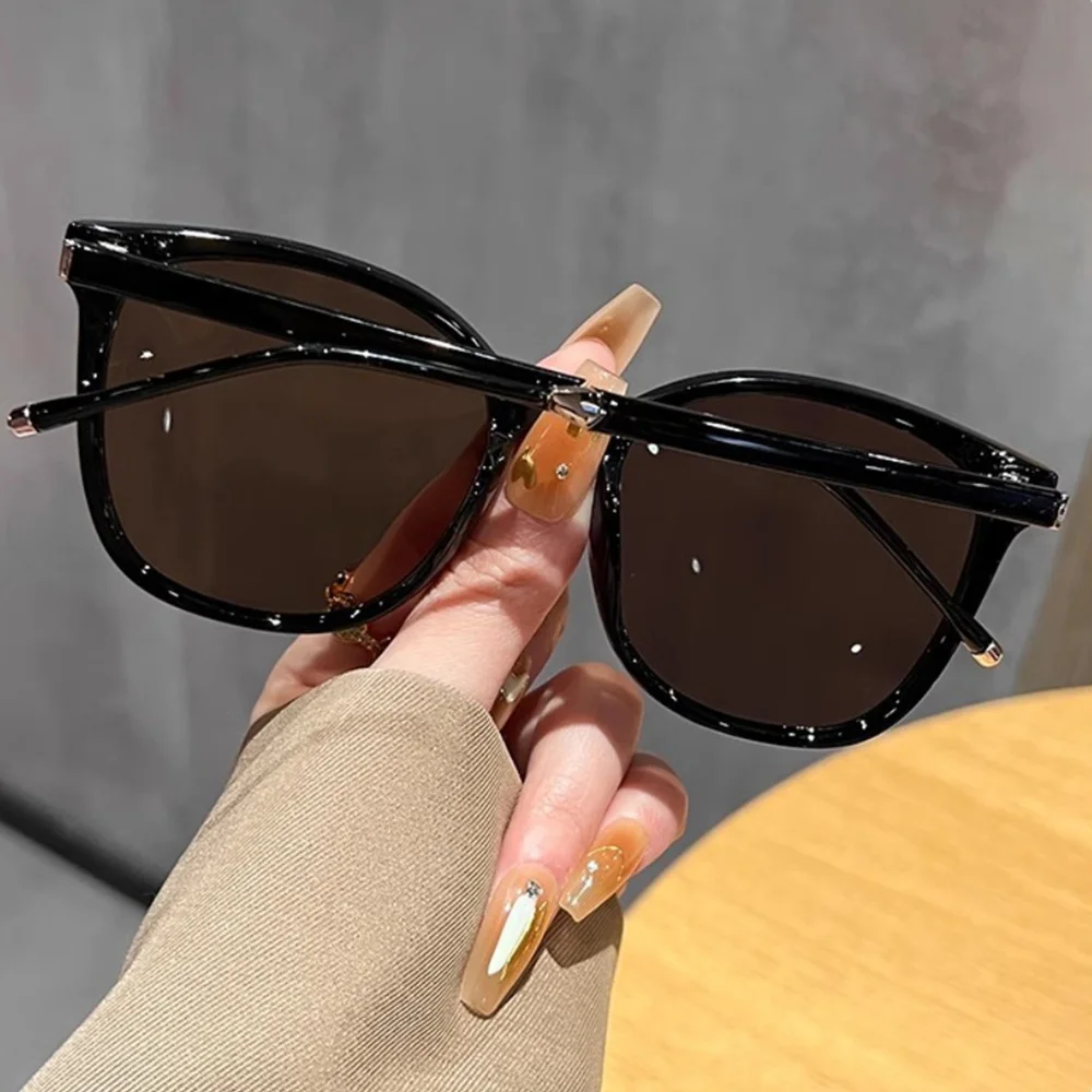 Retro Classic Sunglasses Large Frame Square Glasses Outdoor Sports Driving Goggles Fashion Trend Glasses Women'S Eyeglasses
Retro Classic Sunglasses Large Frame Square Glasses Outdoor Sports Driving Goggles Fashion Trend Glasses Women'S Eyeglasses