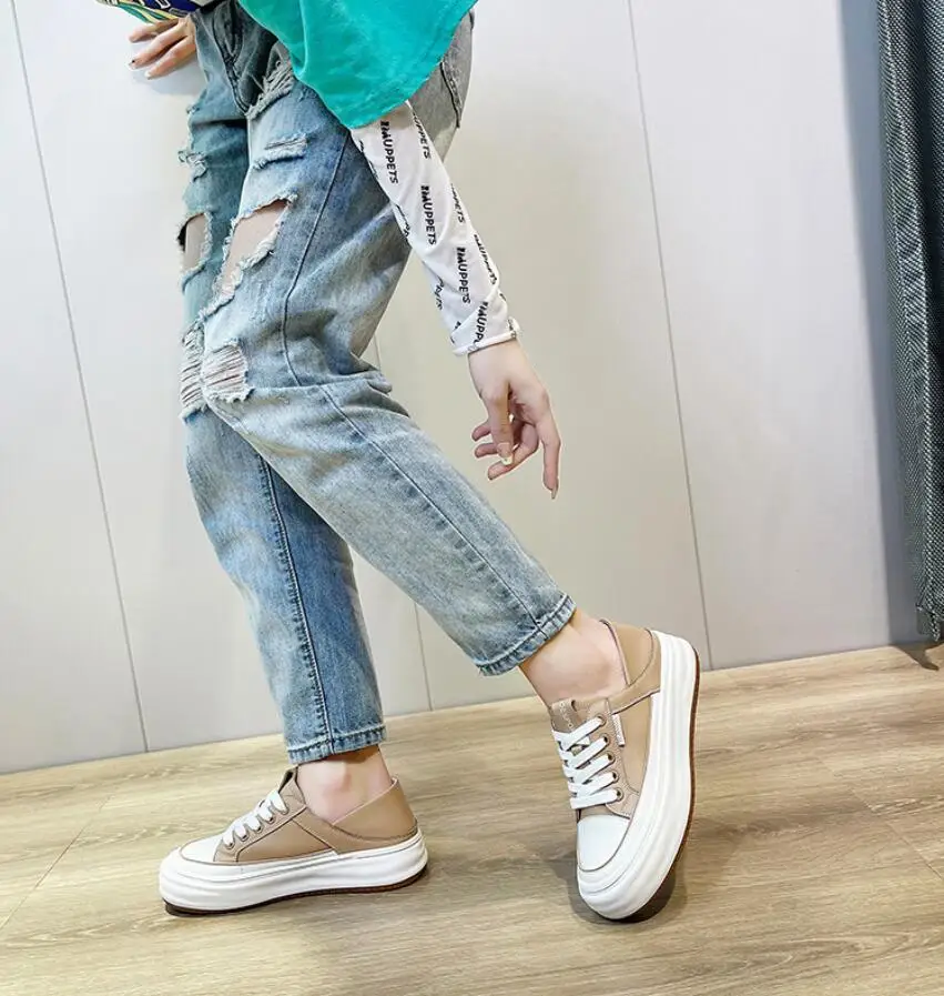 Genuine Leather Shoes for Women Luxury Casual Shoes Low Top Flat Women Tennis Sneakers Wide Toe Soft Ladies Little While Shoes
Genuine Leather Shoes for Women Luxury Casual Shoes Low Top Flat Women Tennis Sneakers Wide Toe Soft Ladies Little While Shoes