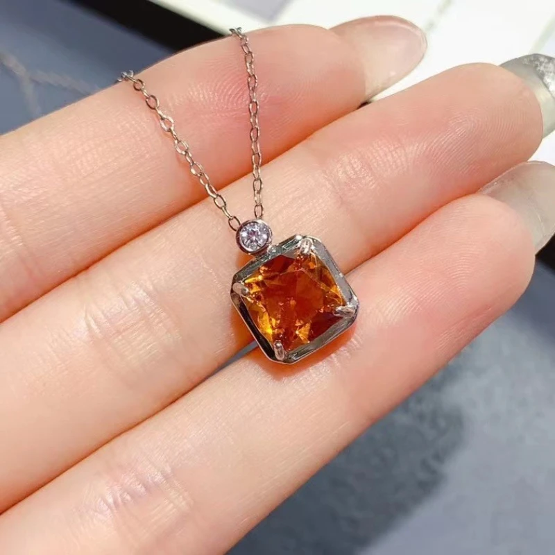 Простой кулон из серебра 925 пробы с кристаллами, кулон из натурального цитрина, 8 мм, 2,5 карата, настоящие ювелирные изделия с цитрином для повседневного ношения
Простой кулон из серебра 925 пробы с кристаллами, кулон из натурального цитрина, 8 мм, 2,5 карата, настоящие ювелирные изделия с цитрином для повседневного ношения