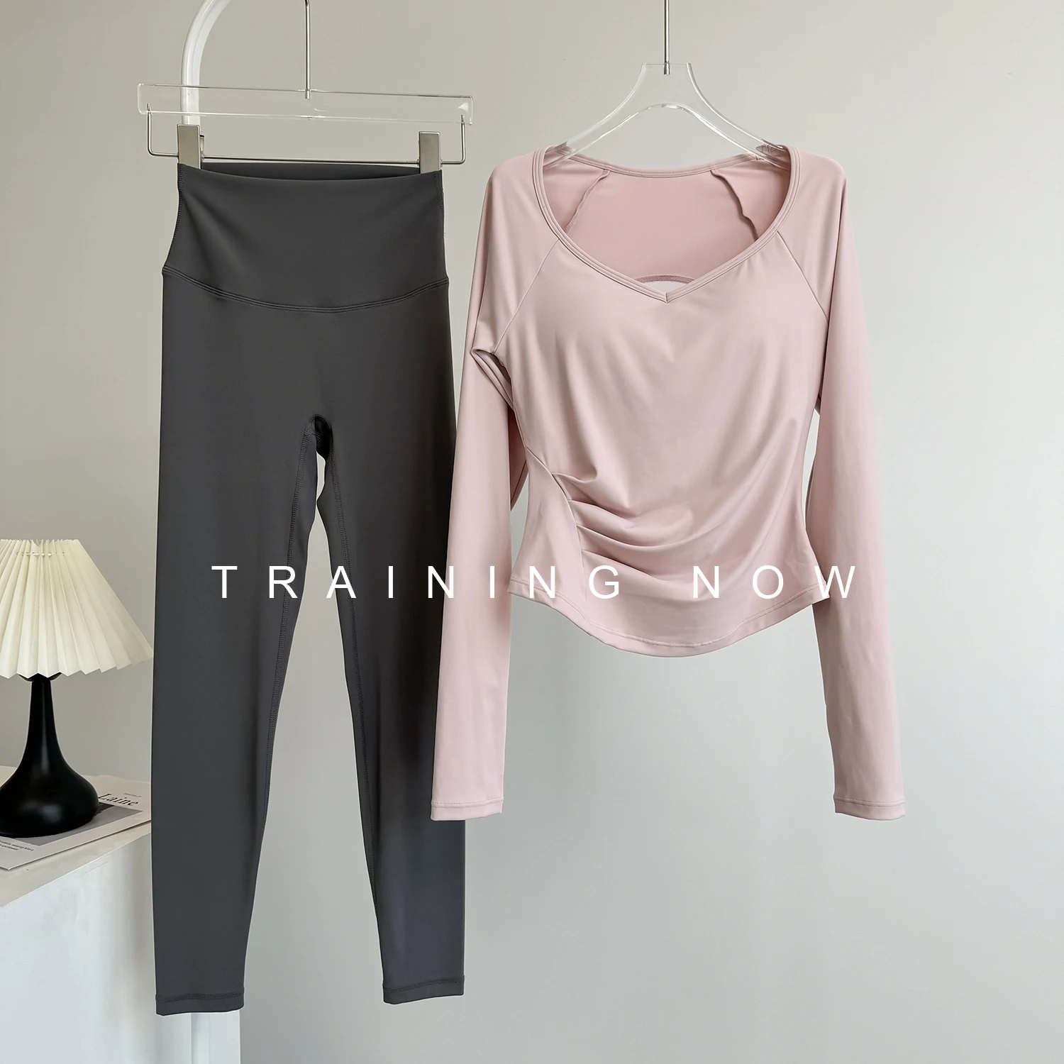 High-looking yoga clothing set autumn and winter tops for women fashionable and beautiful professional Pilates training
High-looking yoga clothing set autumn and winter tops for women fashionable and beautiful professional Pilates training