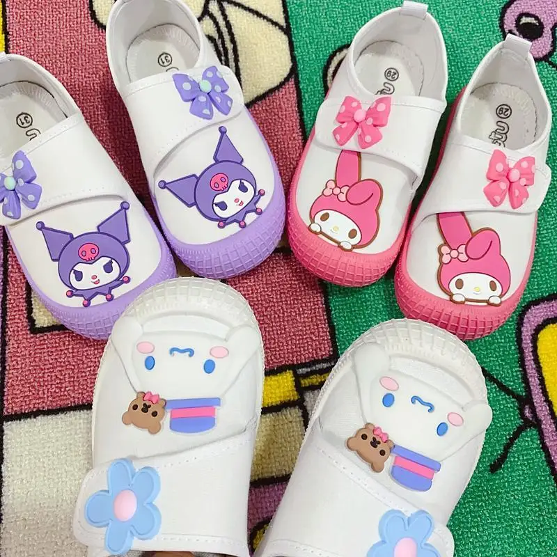 Детская парусиновая обувь Sanrios Kuromi, обувь на мягкой подошве с рисунком My Melody Cinnamoroll, нескользящая танцевальная обувь для девочек, студенческие кроссовки, подарок
Детская парусиновая обувь Sanrios Kuromi, обувь на мягкой подошве с рисунком My Melody Cinnamoroll, нескользящая танцевальная обувь для девочек, студенческие кроссовки, подарок
