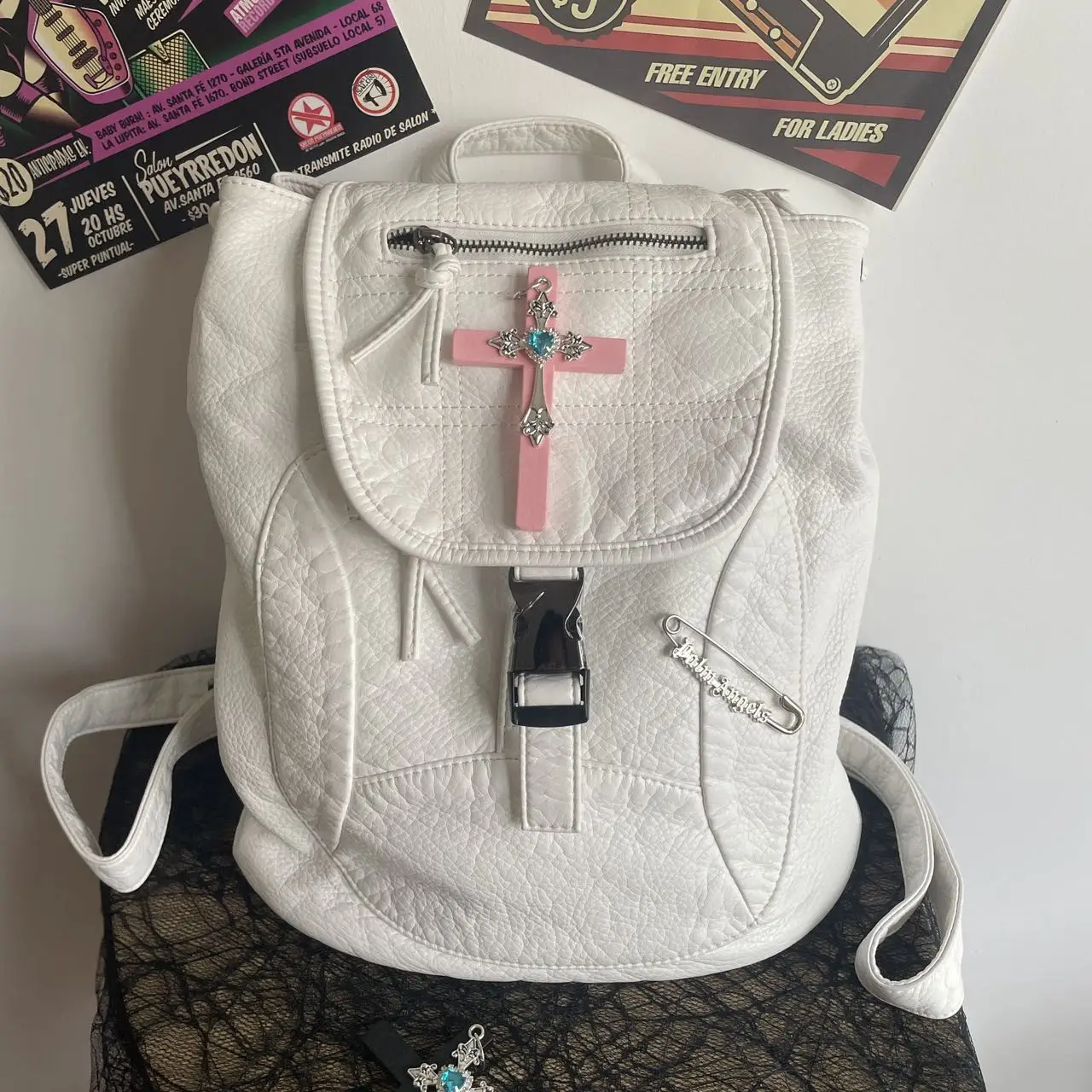 Gothic Pink Cross Embellished White Leather Backpack Versatile and Stylish Backpacks for Women’s Bag
Gothic Pink Cross Embellished White Leather Backpack Versatile and Stylish Backpacks for Women’s Bag