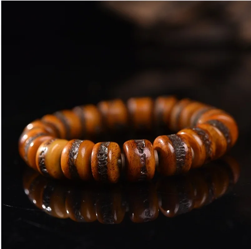 Tibetan return of the old cow bone strings single round barrel beads camel bone literati men and women vintage bracelets
Tibetan return of the old cow bone strings single round barrel beads camel bone literati men and women vintage bracelets