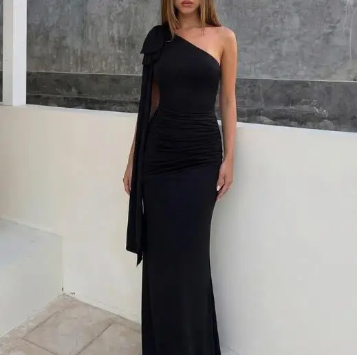 Women Dresses 2026 Spring Summer New Fashion Single Shoulder Strap Wrinkle Slimming Solid Color Temperament Long Dress
Women Dresses 2026 Spring Summer New Fashion Single Shoulder Strap Wrinkle Slimming Solid Color Temperament Long Dress