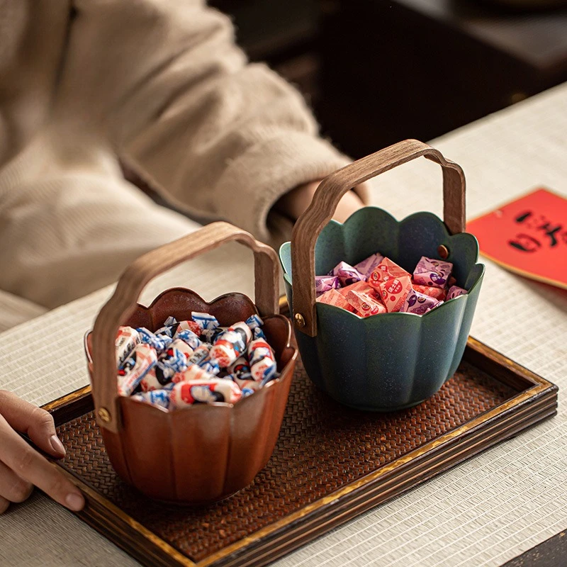 Vintage Ceramic Fruit Basket Handmade Candy Storage Box Creative Snack Tray High Aesthetic Dry Fruit Container
Vintage Ceramic Fruit Basket Handmade Candy Storage Box Creative Snack Tray High Aesthetic Dry Fruit Container