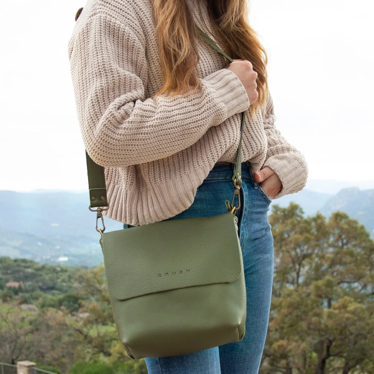 NGGU High-Quality Shoulder Leather Bag - Elegant Handmade Crossbody Bucket Bag for Women
NGGU High-Quality Shoulder Leather Bag - Elegant Handmade Crossbody Bucket Bag for Women