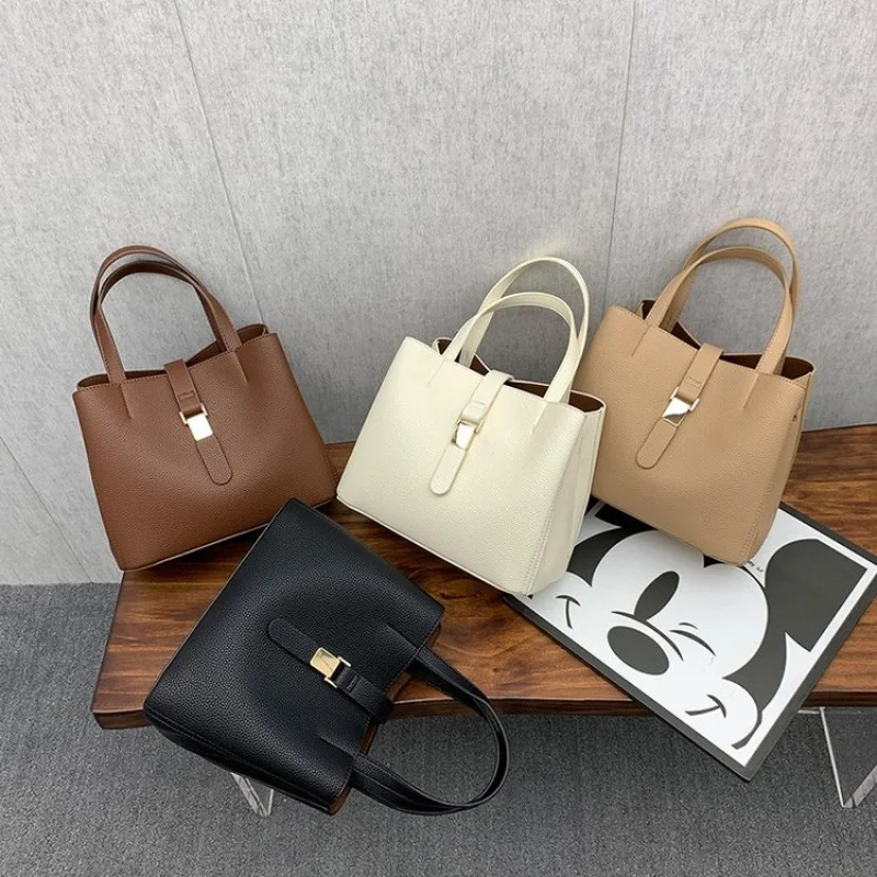 Fashionable Luxury Brand Leather Women's Handbag Elegant Classic Trendy Design Daily Vintage Commuter Bag
Fashionable Luxury Brand Leather Women's Handbag Elegant Classic Trendy Design Daily Vintage Commuter Bag