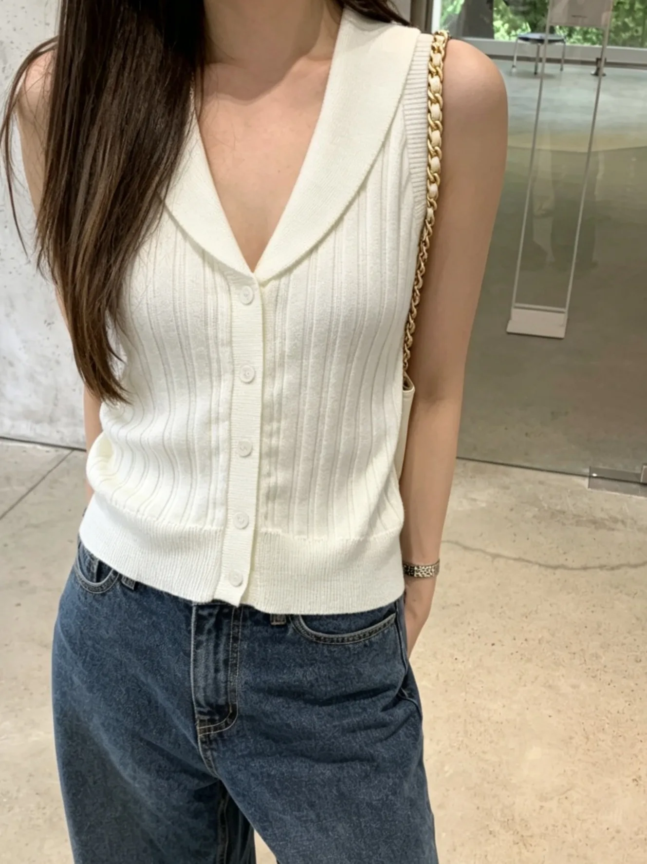 Chic Summer New Fashion Pure Desire Style Women's Sleeveless Knitted Top Single Button Versatile Match French Style Polyester...
Chic Summer New Fashion Pure Desire Style Women's Sleeveless Knitted Top Single Button Versatile Match French Style Polyester...