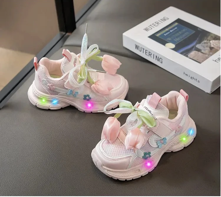 Детская дышащая спортивная обувь с сеткой, удобные уличные кроссовки для девочек, цветы Легкие детские кроссовки
Детская дышащая спортивная обувь с сеткой, удобные уличные кроссовки для девочек, цветы Легкие детские кроссовки