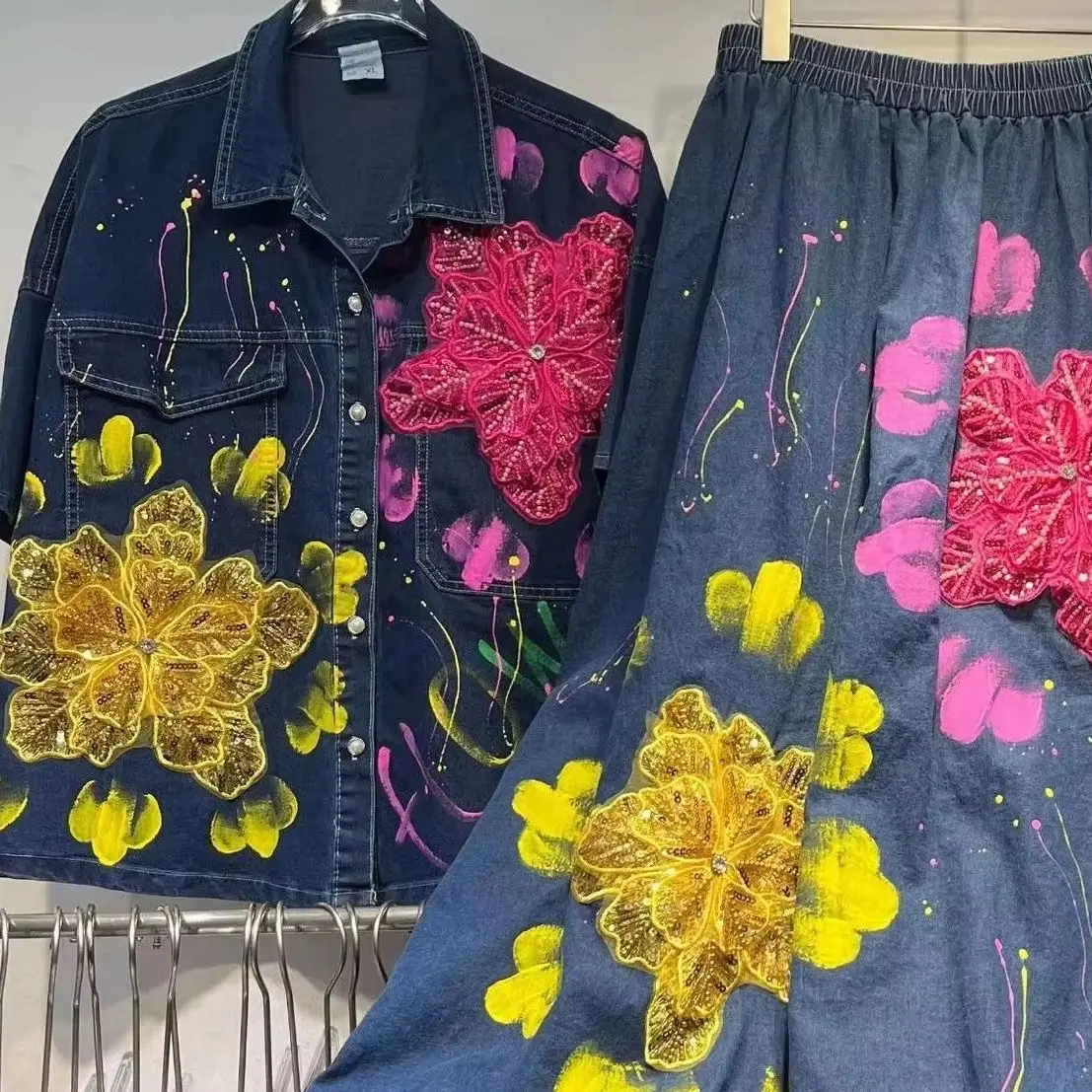 Trendy Summer Women Two-piece Set Graffiti Beads Flower Short Sleeve Denim Shirt Coat + Elastic Waist Ultra Long A-line Skirts 
Trendy Summer Women Two-piece Set Graffiti Beads Flower Short Sleeve Denim Shirt Coat + Elastic Waist Ultra Long A-line Skirts
