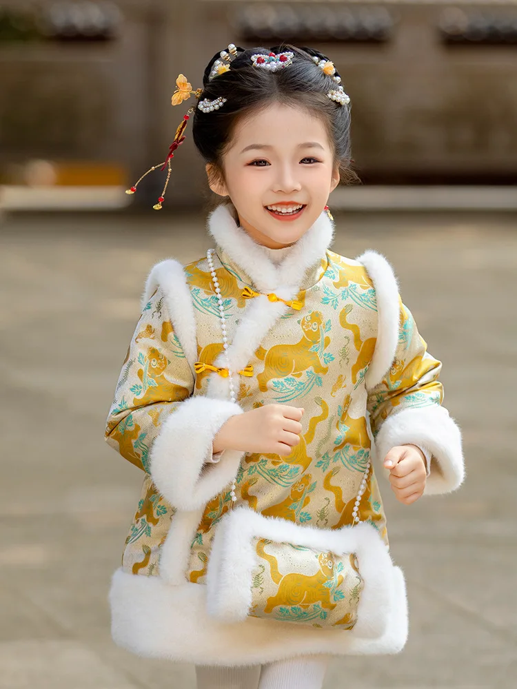 Children's Winter Chinese Style Girls' Cheongsam Skirt New Year's Clothing Women's Treasure Tang Dress Western Printing Hanfu
Children's Winter Chinese Style Girls' Cheongsam Skirt New Year's Clothing Women's Treasure Tang Dress Western Printing Hanfu