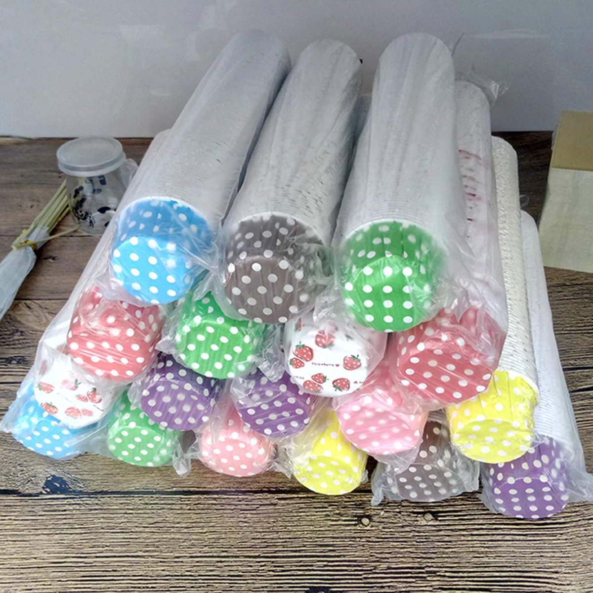 100 Pcs High Temperature Resistant Baking Cup Paper Holder Cake Snack Cupcake Case Quality Colorful Festive Decorations Parties
100 Pcs High Temperature Resistant Baking Cup Paper Holder Cake Snack Cupcake Case Quality Colorful Festive Decorations Parties