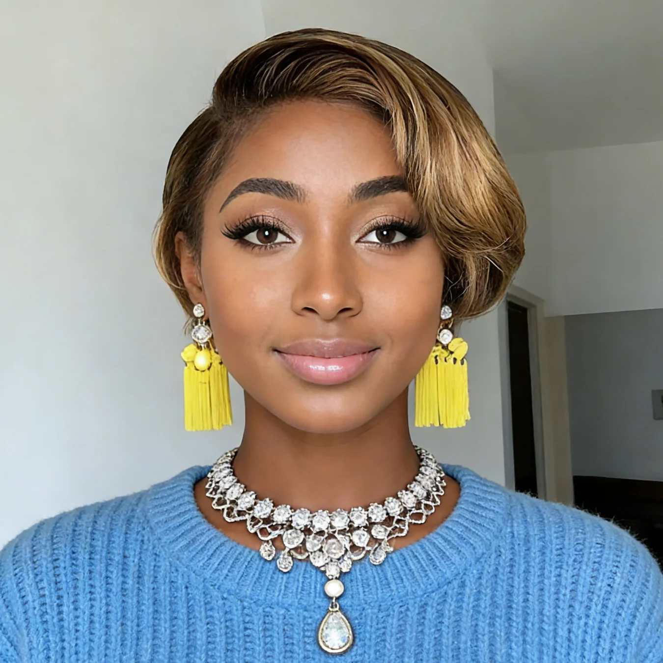 Парик из натуральных волос с Т-образной кружевной вставкой 13x4x1, стрижка пикси, 180% плотность, прозрачное кружево, короткий, предварительно прорезанный, для женщин
Парик из натуральных волос с Т-образной кружевной вставкой 13x4x1, стрижка пикси, 180% плотность, прозрачное кружево, короткий, предварительно прорезанный, для женщин