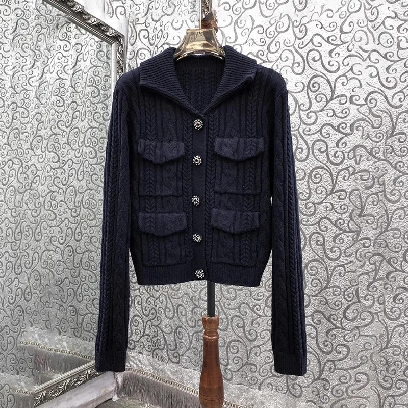 Coat Outerwear 2024 Spring Fashion Design Coat Women Turn-down Collar Wool Cashmere Knitted Chest Pocket Dark Blue Cardigan Coat
Coat Outerwear 2024 Spring Fashion Design Coat Women Turn-down Collar Wool Cashmere Knitted Chest Pocket Dark Blue Cardigan Coat