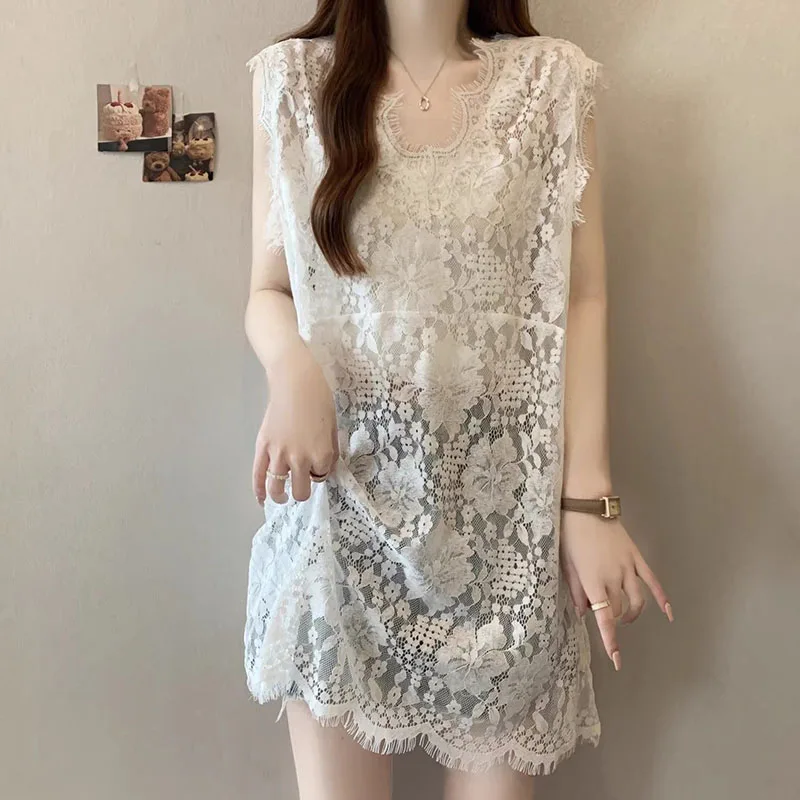 Fashion V-Neck Sleeveless Hollow Out Lace T-Shirts Female Clothing 2025 Summer New Loose Casual Tank Top Chic Tee Shirt
Fashion V-Neck Sleeveless Hollow Out Lace T-Shirts Female Clothing 2025 Summer New Loose Casual Tank Top Chic Tee Shirt