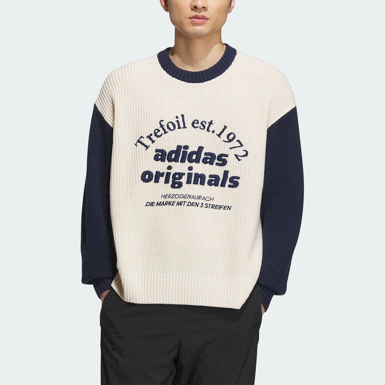 Adidas official genuine unisex round neck patch casual sweatshirt IW6286
Adidas official genuine unisex round neck patch casual sweatshirt IW6286