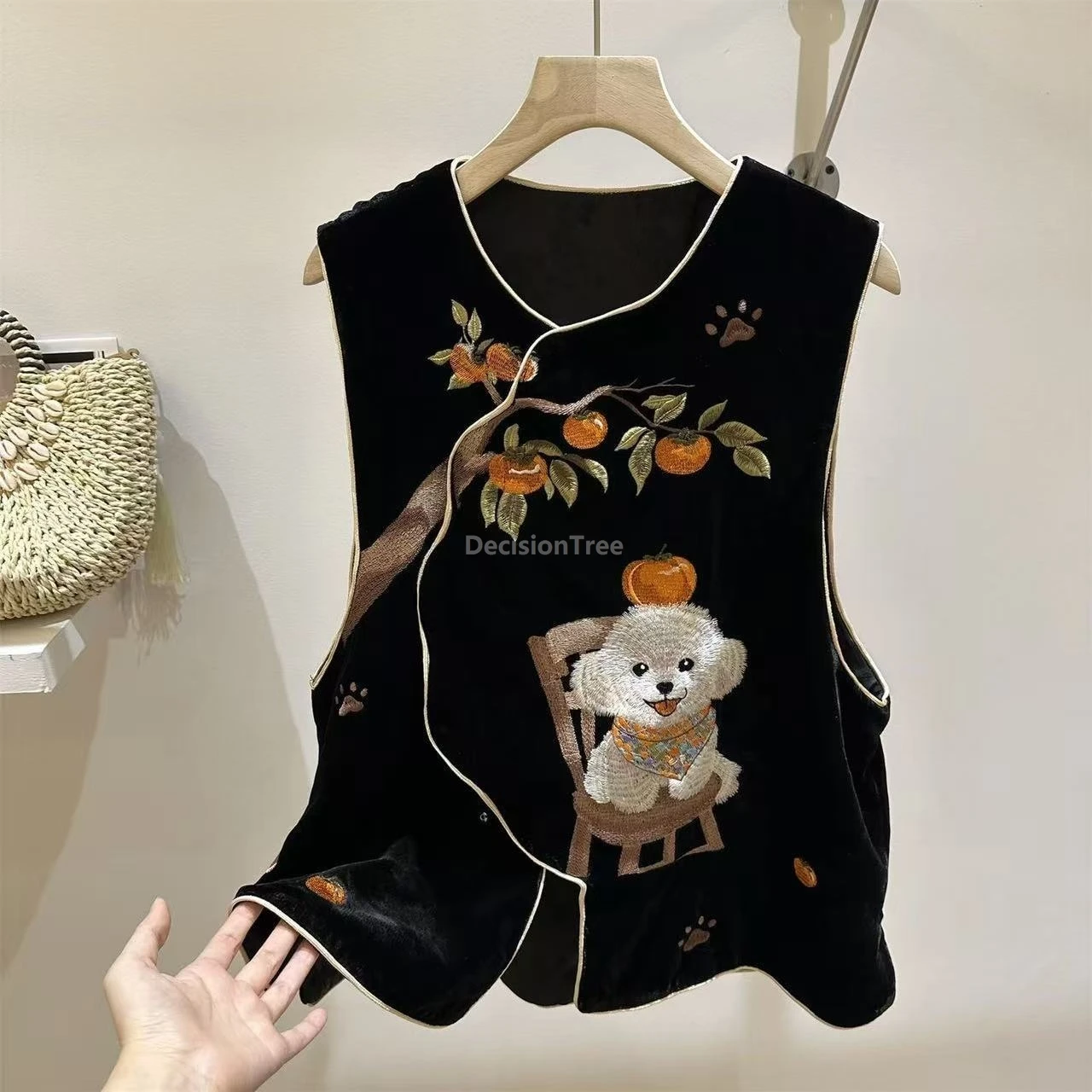 2025 cute dog and persimmon embroideried chinese vest vintage elegant versatile waistcoat temperament velvet women's clothing
2025 cute dog and persimmon embroideried chinese vest vintage elegant versatile waistcoat temperament velvet women's clothing