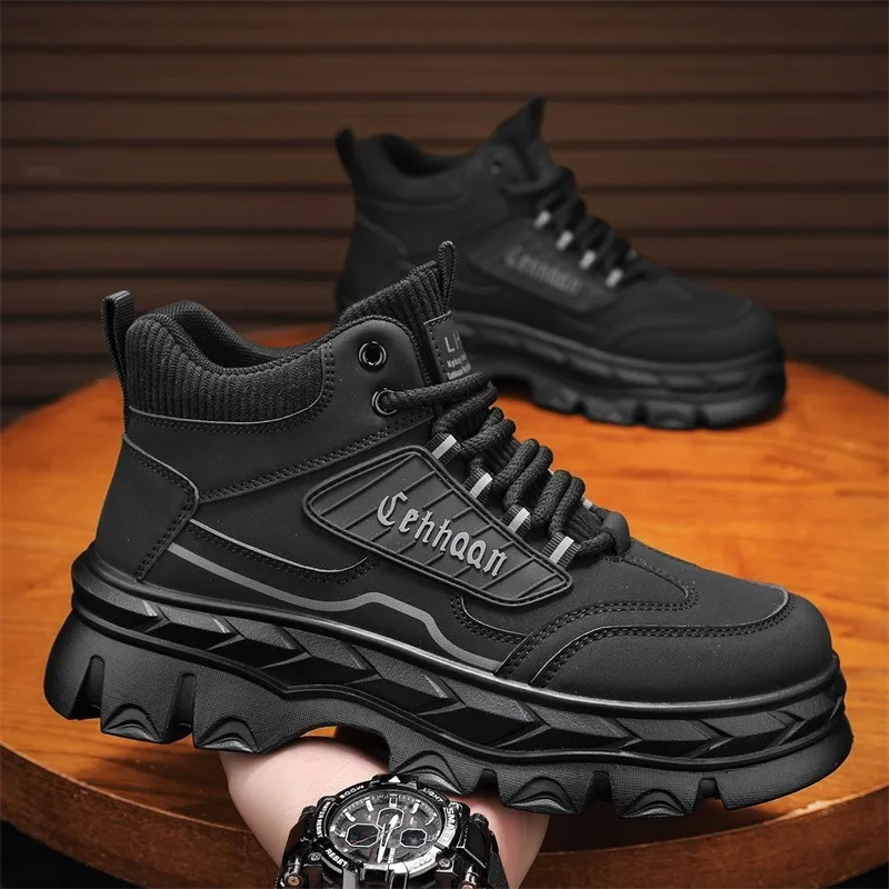 Новые осенние мужские армейские ботинки с высоким берцем, рабочие ботинки в стиле ретро на массивной подошве, модные мужские ботильоны на шнуровке
Новые осенние мужские армейские ботинки с высоким берцем, рабочие ботинки в стиле ретро на массивной подошве, модные мужские ботильоны на шнуровке