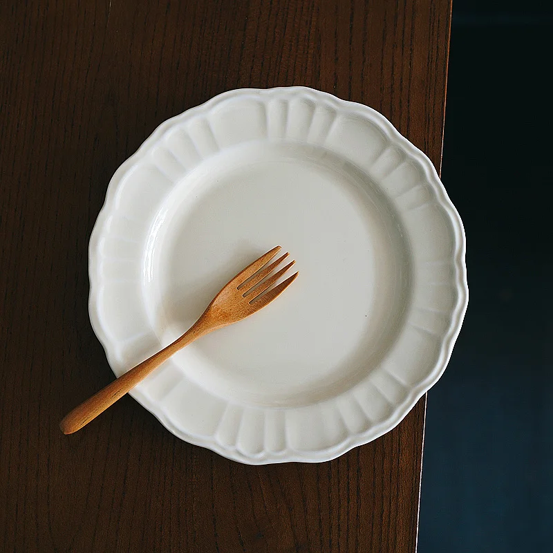 8 Inch White Plates Classic Shape Round Relief Cream Dessert Plate Dessert Plate Breakfast Plate Afternoon Tea Tableware
8 Inch White Plates Classic Shape Round Relief Cream Dessert Plate Dessert Plate Breakfast Plate Afternoon Tea Tableware