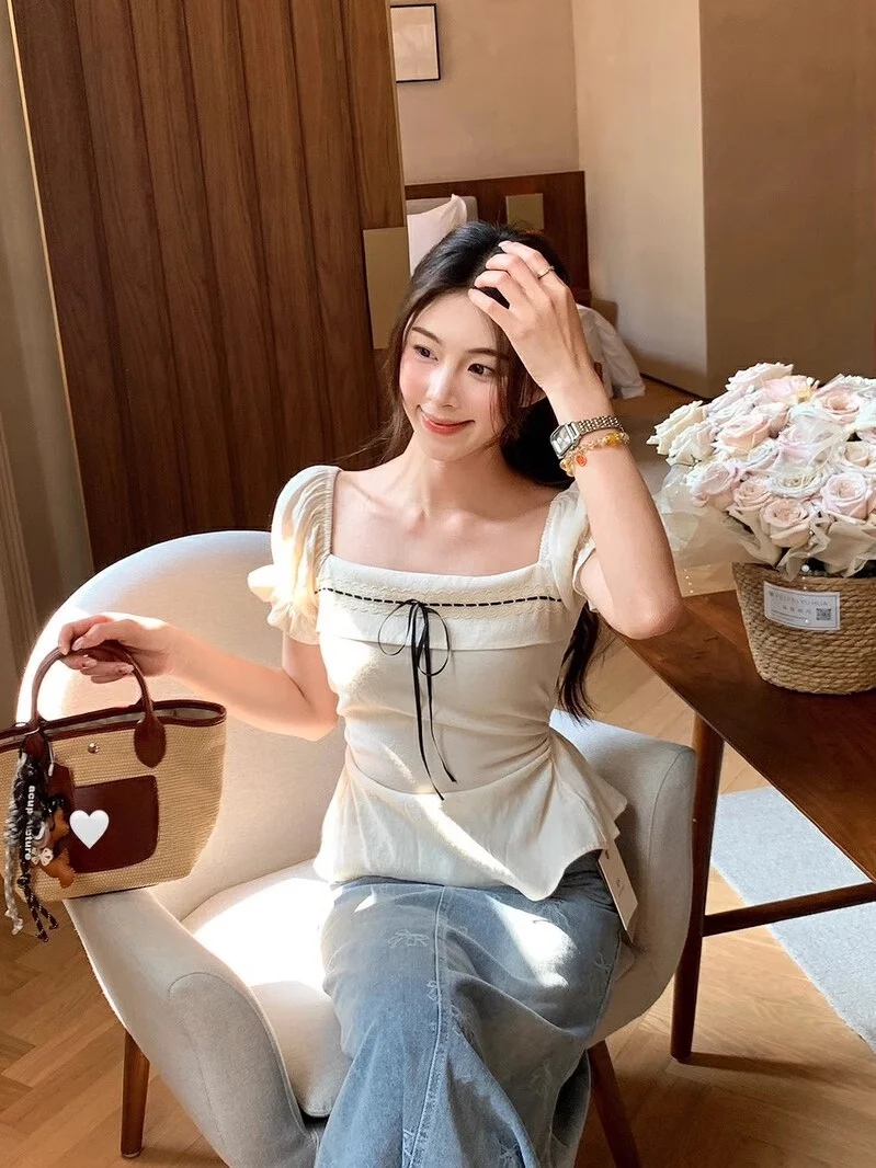 Sweet Bubble Sleeve Square Collar Slim Fit Shirt Gentle Overhead Summer New Style Women's Fashion Casual Short Sleeve Shirt
Sweet Bubble Sleeve Square Collar Slim Fit Shirt Gentle Overhead Summer New Style Women's Fashion Casual Short Sleeve Shirt