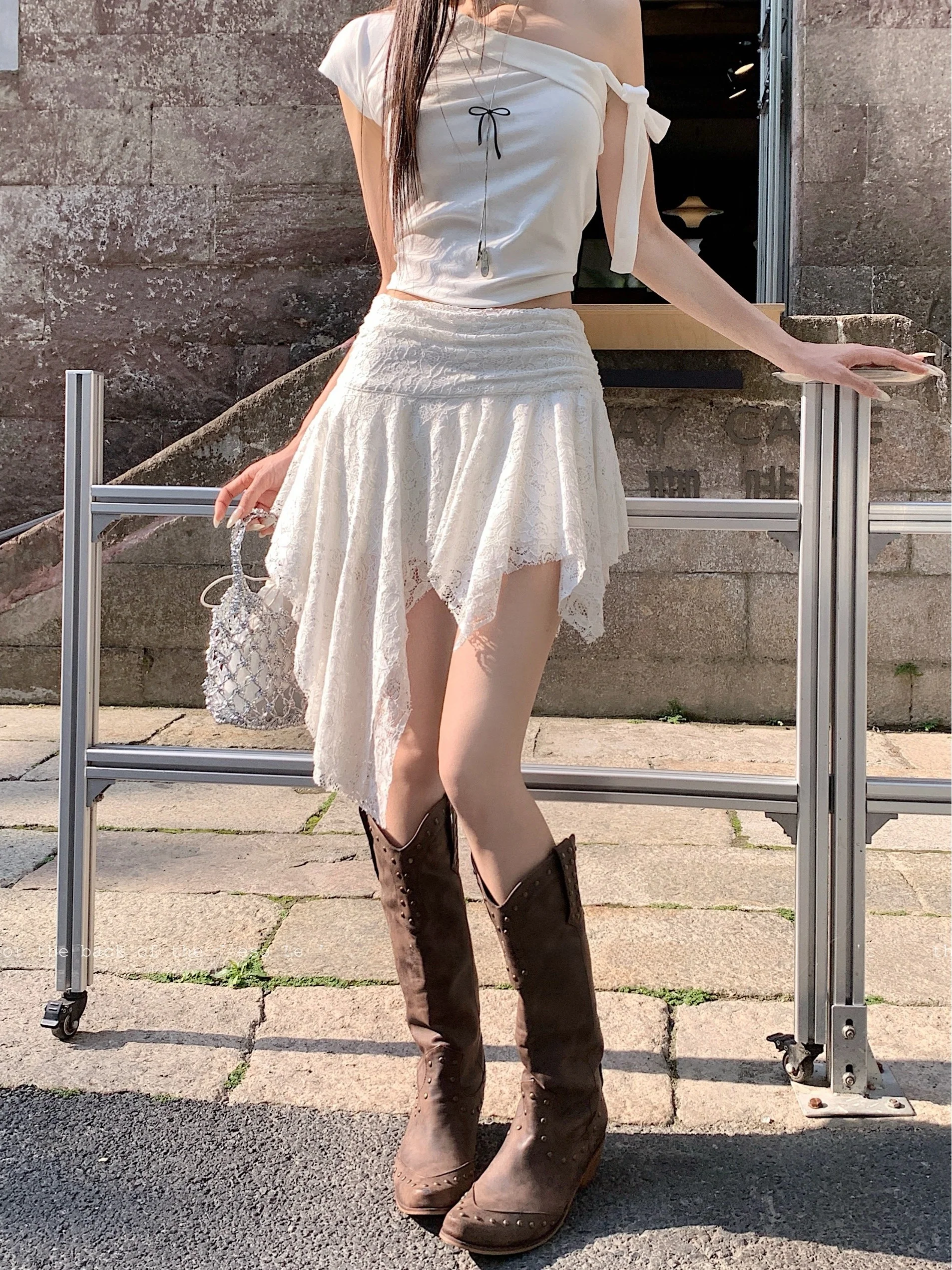 plus Size Lace High Waist Asymmetrical Skirt Summer New Style Slimming Design Sensation Sash A-Line Short Skirt for Women
plus Size Lace High Waist Asymmetrical Skirt Summer New Style Slimming Design Sensation Sash A-Line Short Skirt for Women