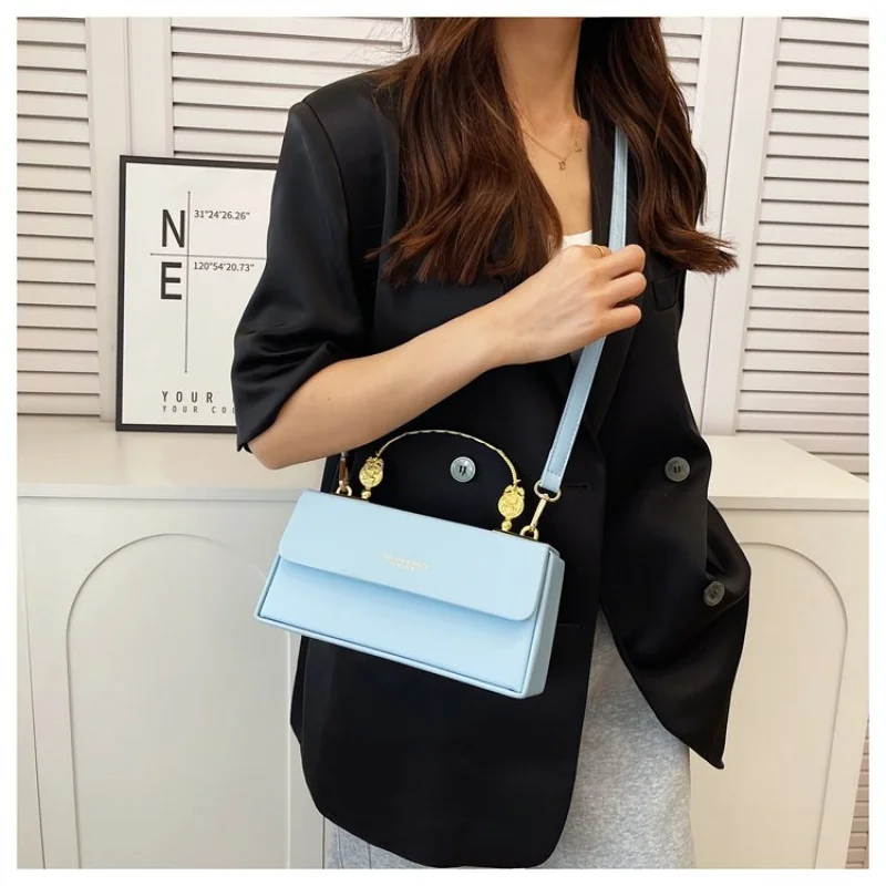 Chic Women's Handbag Made Of Leopard-Print Leather Boasting Trendy Casual Paris Spacious Soft Daily Refined Look
Chic Women's Handbag Made Of Leopard-Print Leather Boasting Trendy Casual Paris Spacious Soft Daily Refined Look