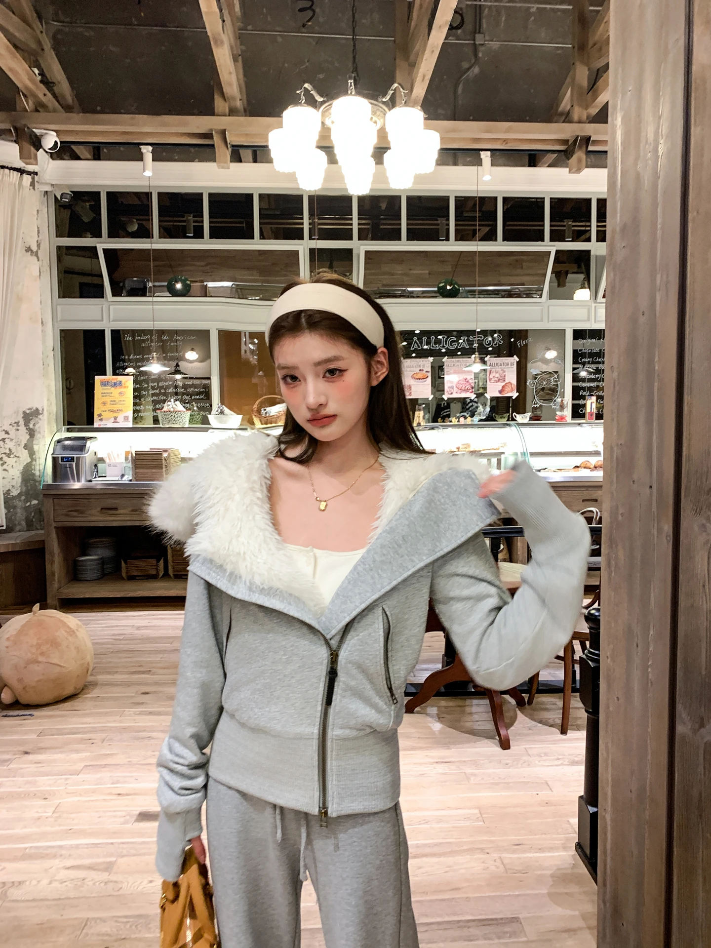 Earth Store Fur Collar Hoodie Women's Loose Slimming ort Coat Autumn Winter Faionable Versatile Small Size
Earth Store Fur Collar Hoodie Women's Loose Slimming ort Coat Autumn Winter Faionable Versatile Small Size