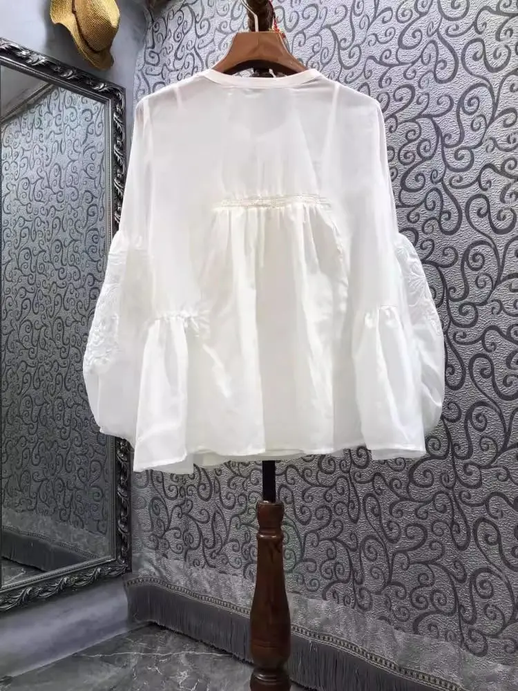 Embroidered Long Sleeved Shirt for Women Autumn Niche Chic Camisole Vest Two-piece Set Shirt
Embroidered Long Sleeved Shirt for Women Autumn Niche Chic Camisole Vest Two-piece Set Shirt