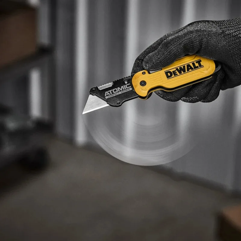 Складной универсальный нож DeWalt, управление одной рукой, быстрая смена лезвия, профессиональный режущий нож DWHT10990
Складной универсальный нож DeWalt, управление одной рукой, быстрая смена лезвия, профессиональный режущий нож DWHT10990