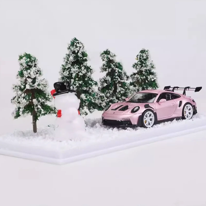 MJ масштаб 1:64 911 992 GT3 RS Рождественская сцена из сплава, имитация модели автомобиля, статическая коллекция, украшенная праздничная игрушка, сувенирный подарок
MJ масштаб 1:64 911 992 GT3 RS Рождественская сцена из сплава, имитация модели автомобиля, статическая коллекция, украшенная праздничная игрушка, сувенирный подарок