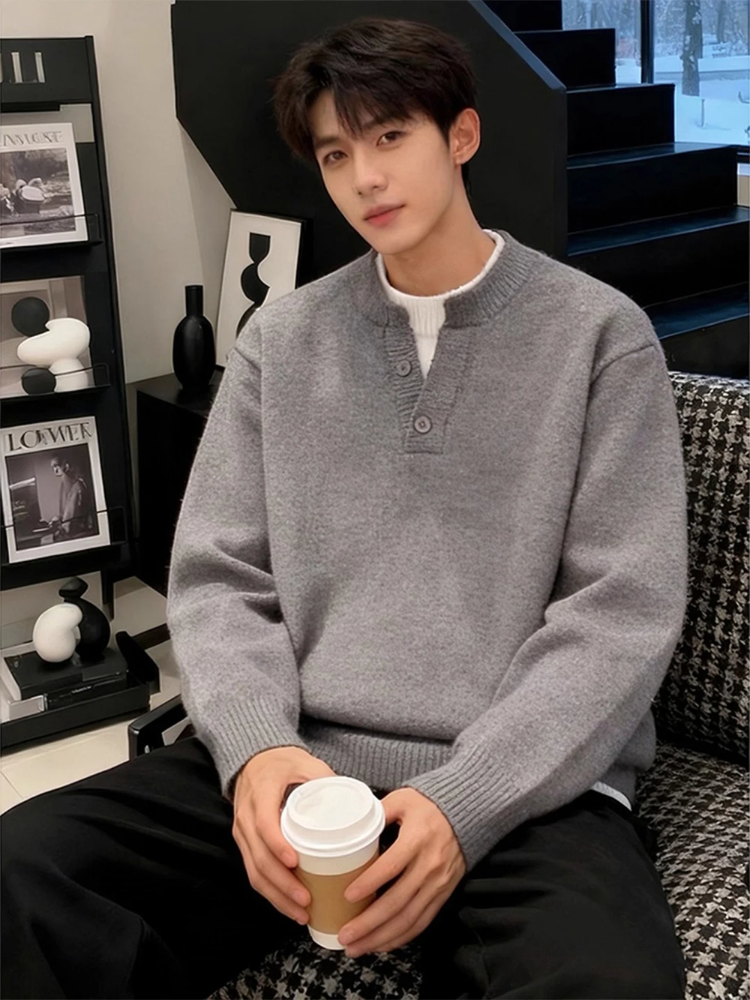 Корейский мужской вязаный свитер с V-образным вырезом и воротником хенли, утепленный, для базового слоя, зимний, теплый, с длинным рукавом, для повседневной носки
Корейский мужской вязаный свитер с V-образным вырезом и воротником хенли, утепленный, для базового слоя, зимний, теплый, с длинным рукавом, для повседневной носки