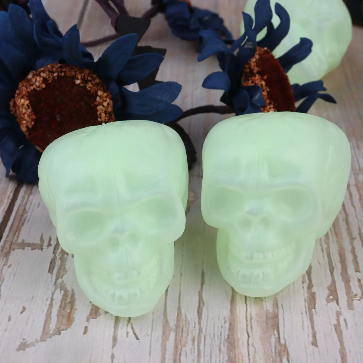 20Pcs Luminous Skull Halloween Glow-in-The-Dark Horror Theme Party Props Green Safe for Kids Coordination Gift Supplies
20Pcs Luminous Skull Halloween Glow-in-The-Dark Horror Theme Party Props Green Safe for Kids Coordination Gift Supplies