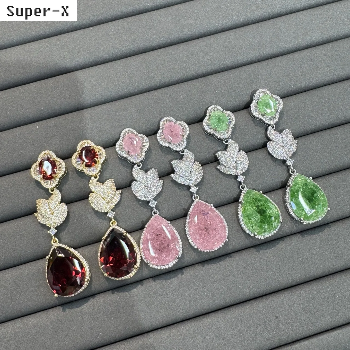 unique cubic zirconia earrings for women sweet jewelry gala event party green pink red leaf teardrop dangling earrings gift
unique cubic zirconia earrings for women sweet jewelry gala event party green pink red leaf teardrop dangling earrings gift
