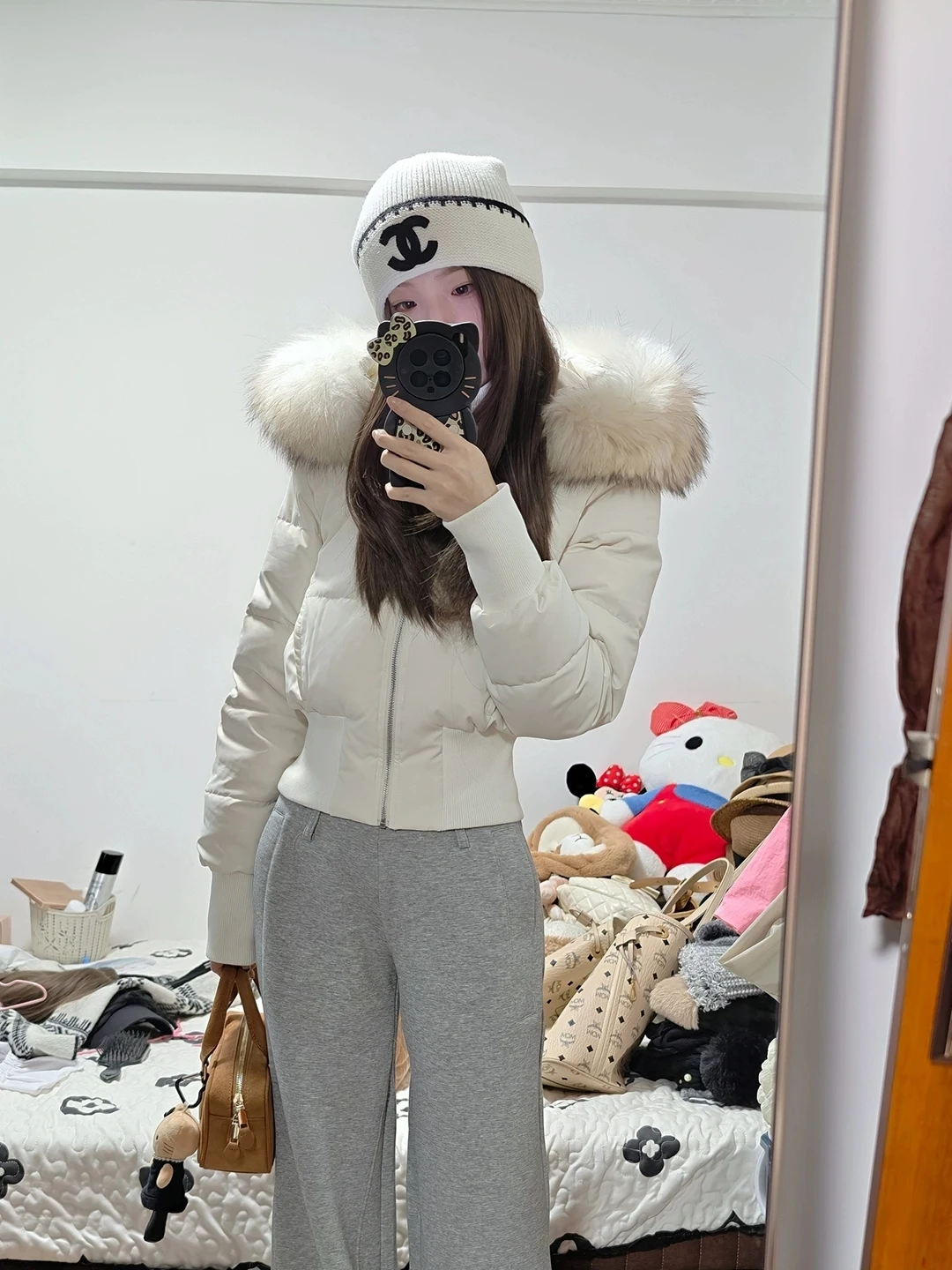 High Waist Short Puffer Jacket with Hood Thickened Large Fur Collar Casual Women's Cotton Jacket Winter Outerwear Coat
High Waist Short Puffer Jacket with Hood Thickened Large Fur Collar Casual Women's Cotton Jacket Winter Outerwear Coat