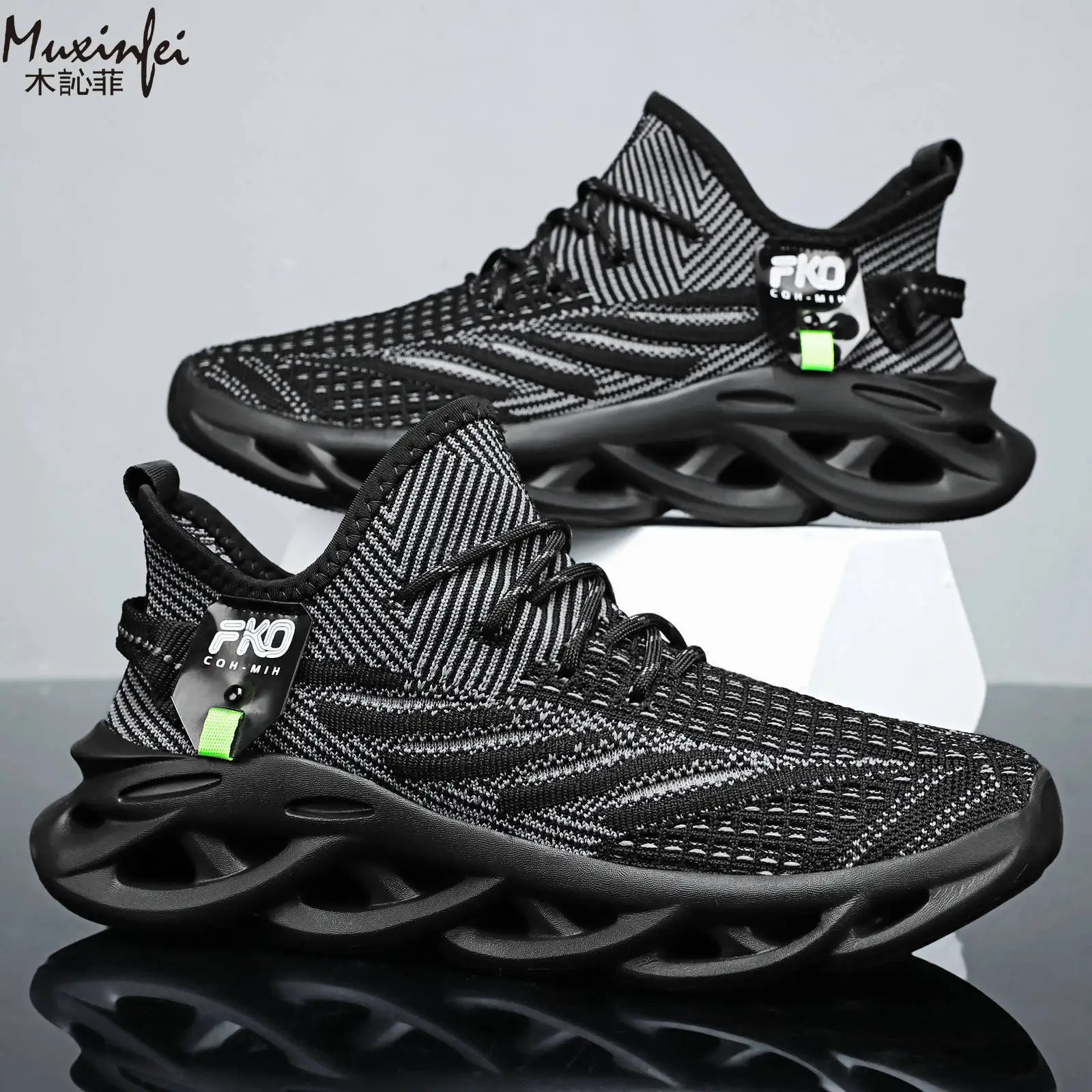 Men's 2026 New Spring Mesh Breathable Running Shoes Fashionable and Versatile Coconut Shoes Soft Soled Sports Shoes
Men's 2026 New Spring Mesh Breathable Running Shoes Fashionable and Versatile Coconut Shoes Soft Soled Sports Shoes