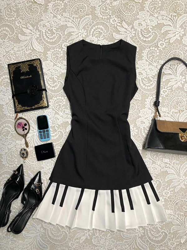 Boya Girl Vintage Black Sleeveless Dress Women's Summer Piano Pleated Skirt A-Line Silhouette Casual Cotton Blend Spring Dress
Boya Girl Vintage Black Sleeveless Dress Women's Summer Piano Pleated Skirt A-Line Silhouette Casual Cotton Blend Spring Dress