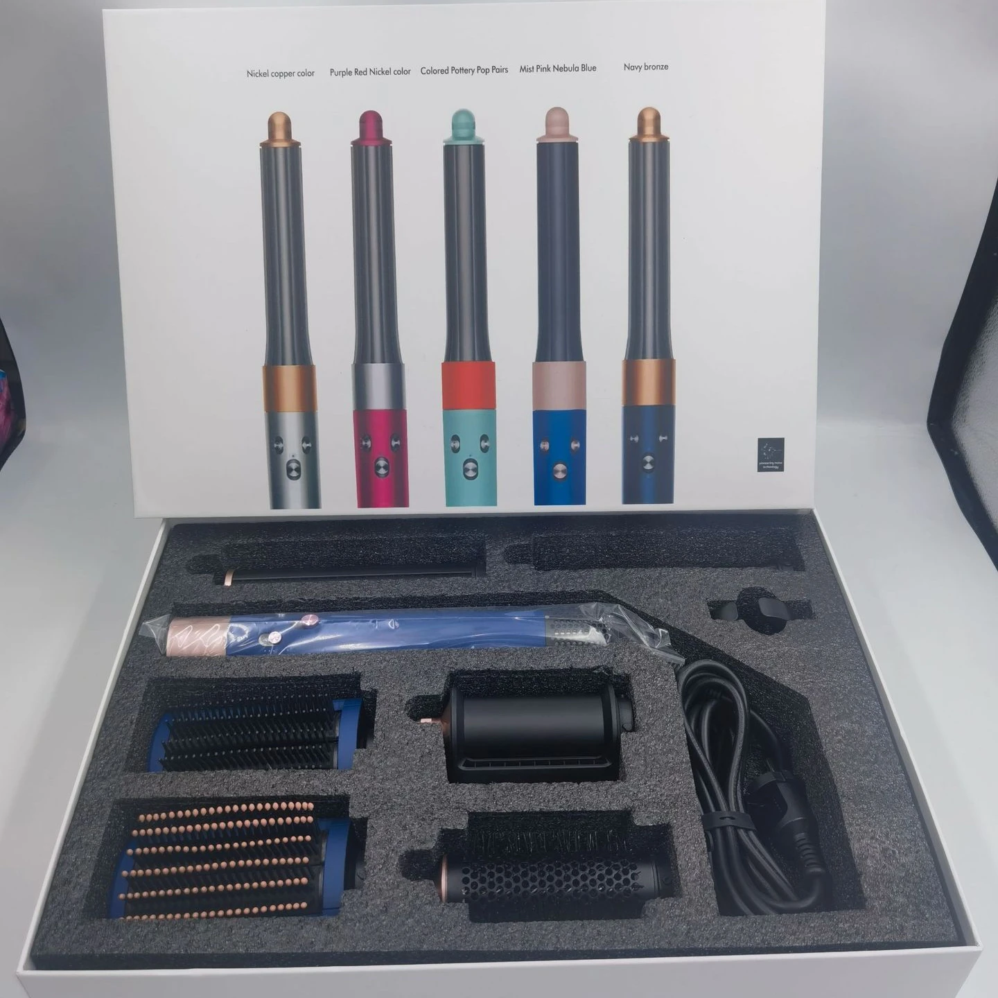 Curling Iron HS-05 Multifunctional Airwap Wearing Hair Dryer Hot Comb Air Professional Curling Iron
Curling Iron HS-05 Multifunctional Airwap Wearing Hair Dryer Hot Comb Air Professional Curling Iron