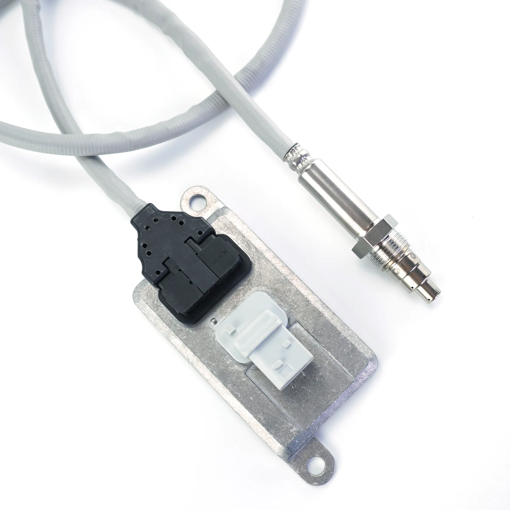 4326769 5WK97348A 2006243 2139930 1928760 1953530 Original NEW Nitrogen Oxide Nox Sensor For DAF For Cummins CF XF F7 Truck 24V
4326769 5WK97348A 2006243 2139930 1928760 1953530 Original NEW Nitrogen Oxide Nox Sensor For DAF For Cummins CF XF F7 Truck 24V