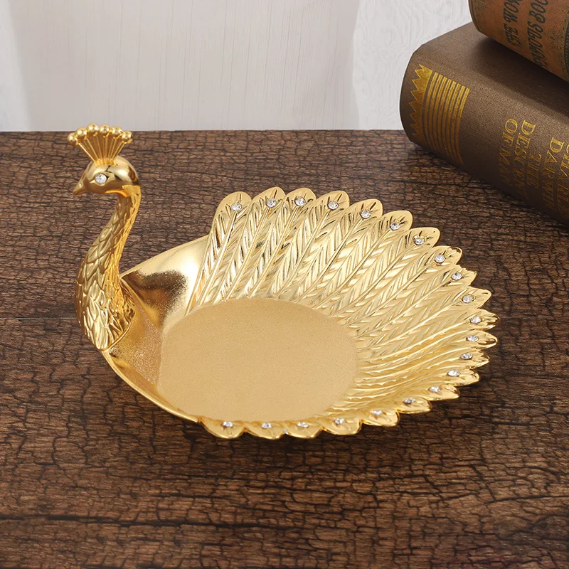 1PCS Nordic Style Golden Peacock Snack Tray Creative Living Room Fruit Plate Handcrafted Decor Safe Material Portable
1PCS Nordic Style Golden Peacock Snack Tray Creative Living Room Fruit Plate Handcrafted Decor Safe Material Portable
