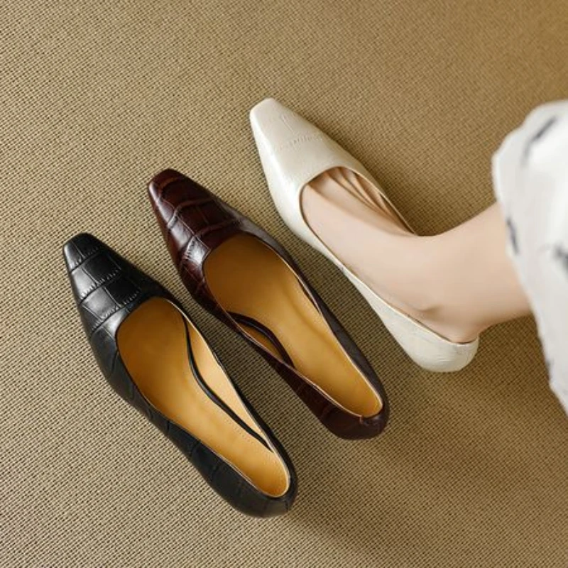 European and American style pointed single shoe women's summer new work professional mid heeled women's shoes lolita small heel
European and American style pointed single shoe women's summer new work professional mid heeled women's shoes lolita small heel