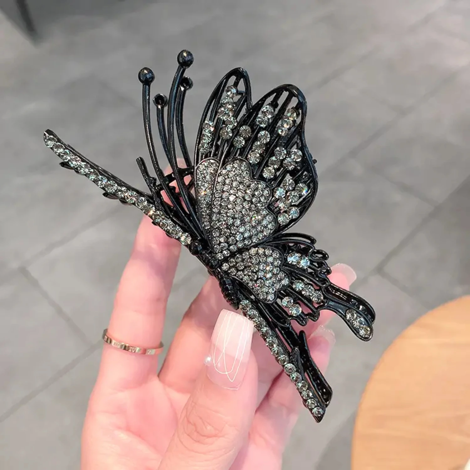 Stylish, Beautiful and Elegant Large Rhinestone Butterfly Hair Clips for Women, Multifunctional Big Acetate Hair Claws, Strong N
Stylish, Beautiful and Elegant Large Rhinestone Butterfly Hair Clips for Women, Multifunctional Big Acetate Hair Claws, Strong N