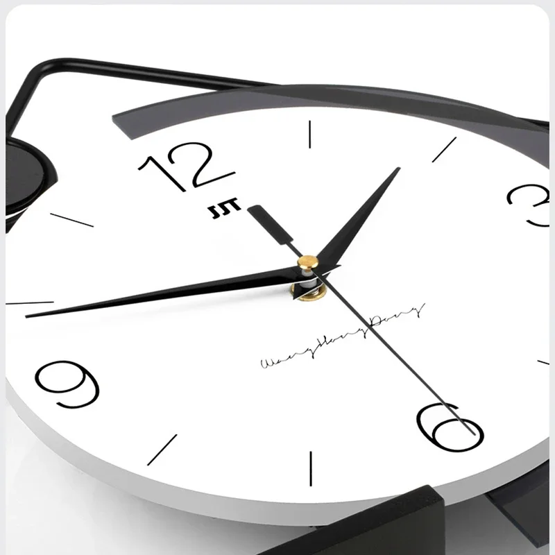 Wall Clock with astronaut design for home decoration, quartz and silent, Nordic style, 54x36cm
Wall Clock with astronaut design for home decoration, quartz and silent, Nordic style, 54x36cm