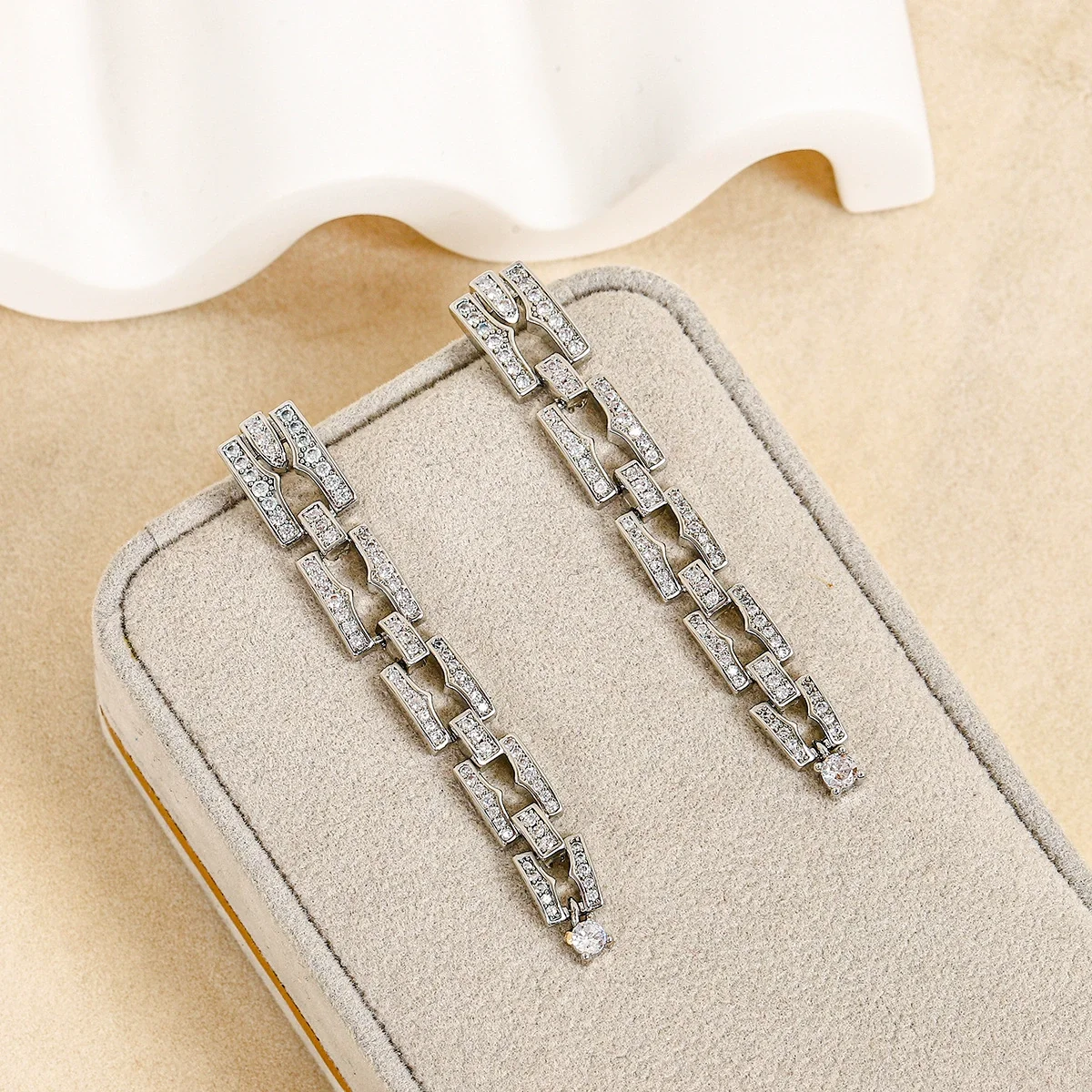 Silver Tone Chain Link Long Drop Earrings with Full Paved Sparkling Rhinestone Accents for Women Evening Party Jewelry
Silver Tone Chain Link Long Drop Earrings with Full Paved Sparkling Rhinestone Accents for Women Evening Party Jewelry