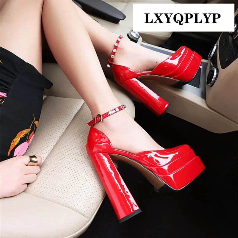 Square Head Large Size Thick Heel Sandals Platform High Heels Patent Leather Rhinestone Fashion Women Spring and Summer
Square Head Large Size Thick Heel Sandals Platform High Heels Patent Leather Rhinestone Fashion Women Spring and Summer