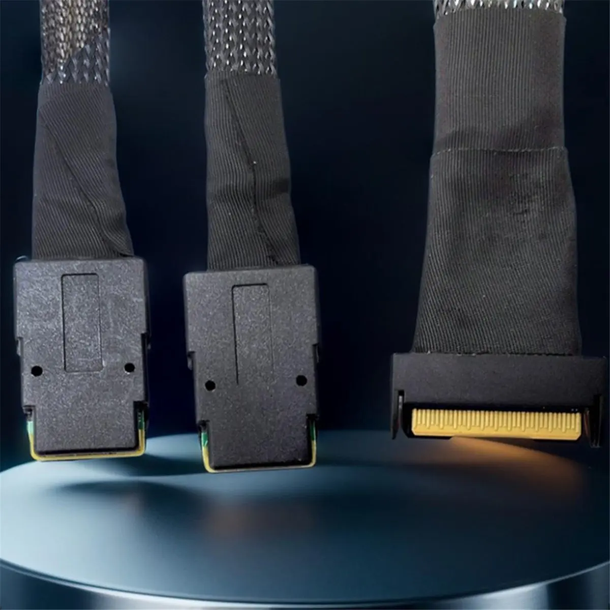 Кабель-адаптер (A32M) MClO X8 MCIO 8i(74P) на Dual SFF-8087, PCIe 5.0, для серверов
Кабель-адаптер (A32M) MClO X8 MCIO 8i(74P) на Dual SFF-8087, PCIe 5.0, для серверов