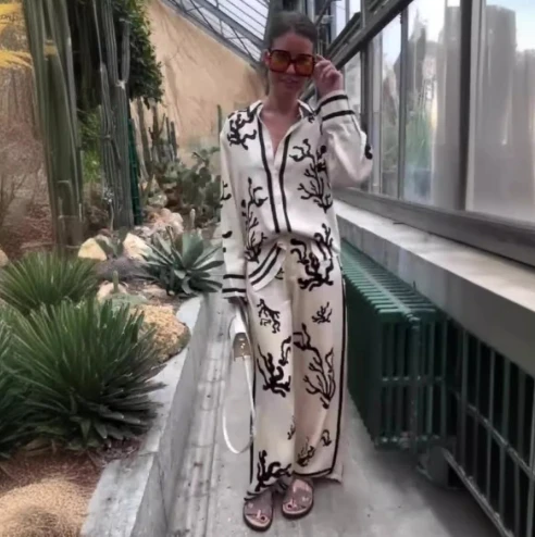 Winter Clothes Women 2024 Printed Loose Long Sleeved Shirt Casual Pants Two-Piece Set for Women
Winter Clothes Women 2024 Printed Loose Long Sleeved Shirt Casual Pants Two-Piece Set for Women