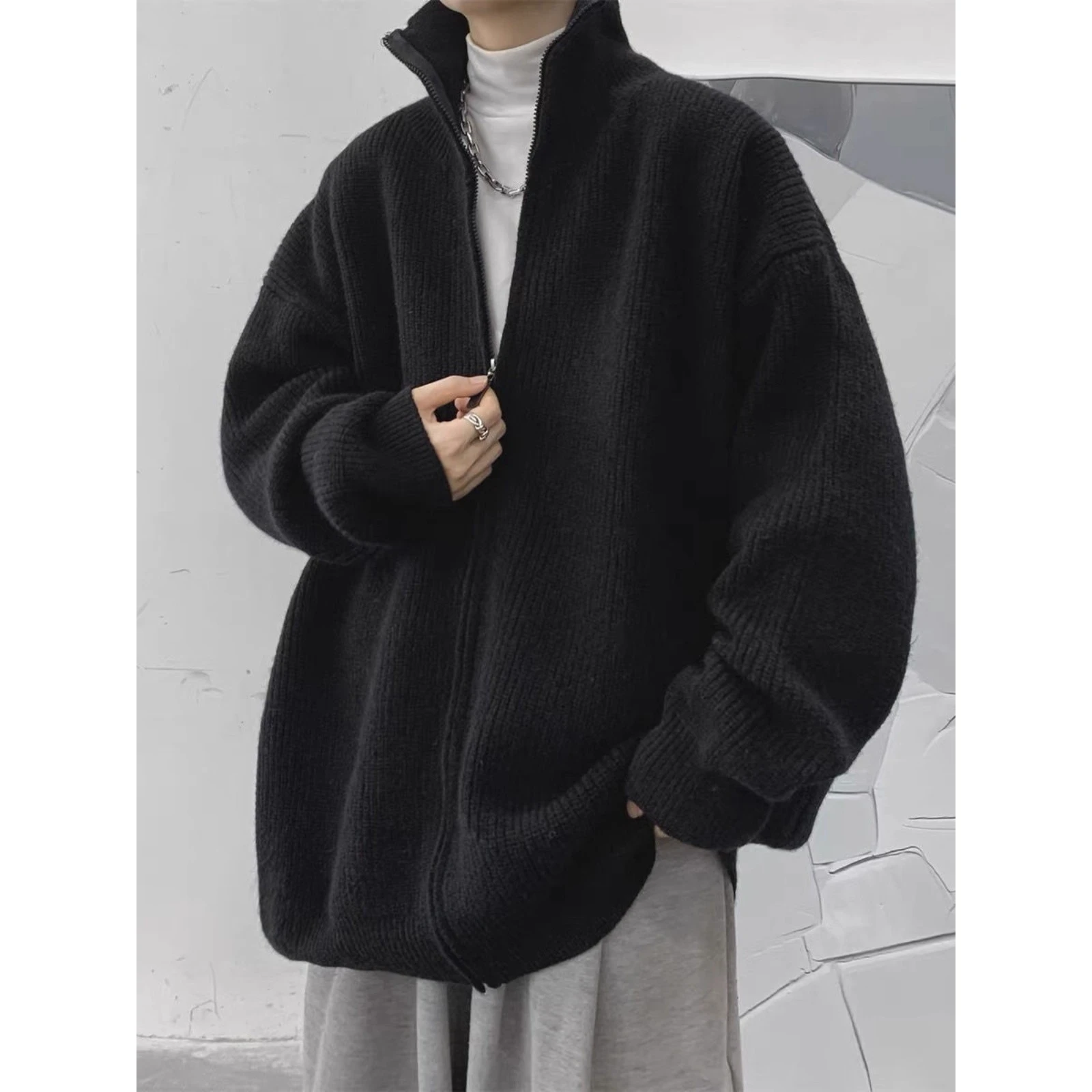 Осень-зима, большой размер 300, мужской вязаный свитер, кардиган, длинный све, воротник-стойка, верхняя одежда Lazy Sle для подростков
Осень-зима, большой размер 300, мужской вязаный свитер, кардиган, длинный све, воротник-стойка, верхняя одежда Lazy Sle для подростков