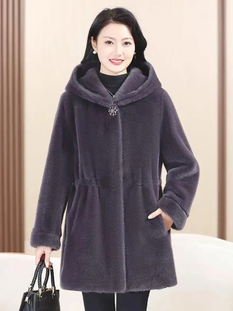 Ele Lady's Fur Coat with Hood High-End Mommy Sle Autumn Winter Warmth Haifeng Leather Carving Asymmetrical Waist-Cinching
Ele Lady's Fur Coat with Hood High-End Mommy Sle Autumn Winter Warmth Haifeng Leather Carving Asymmetrical Waist-Cinching