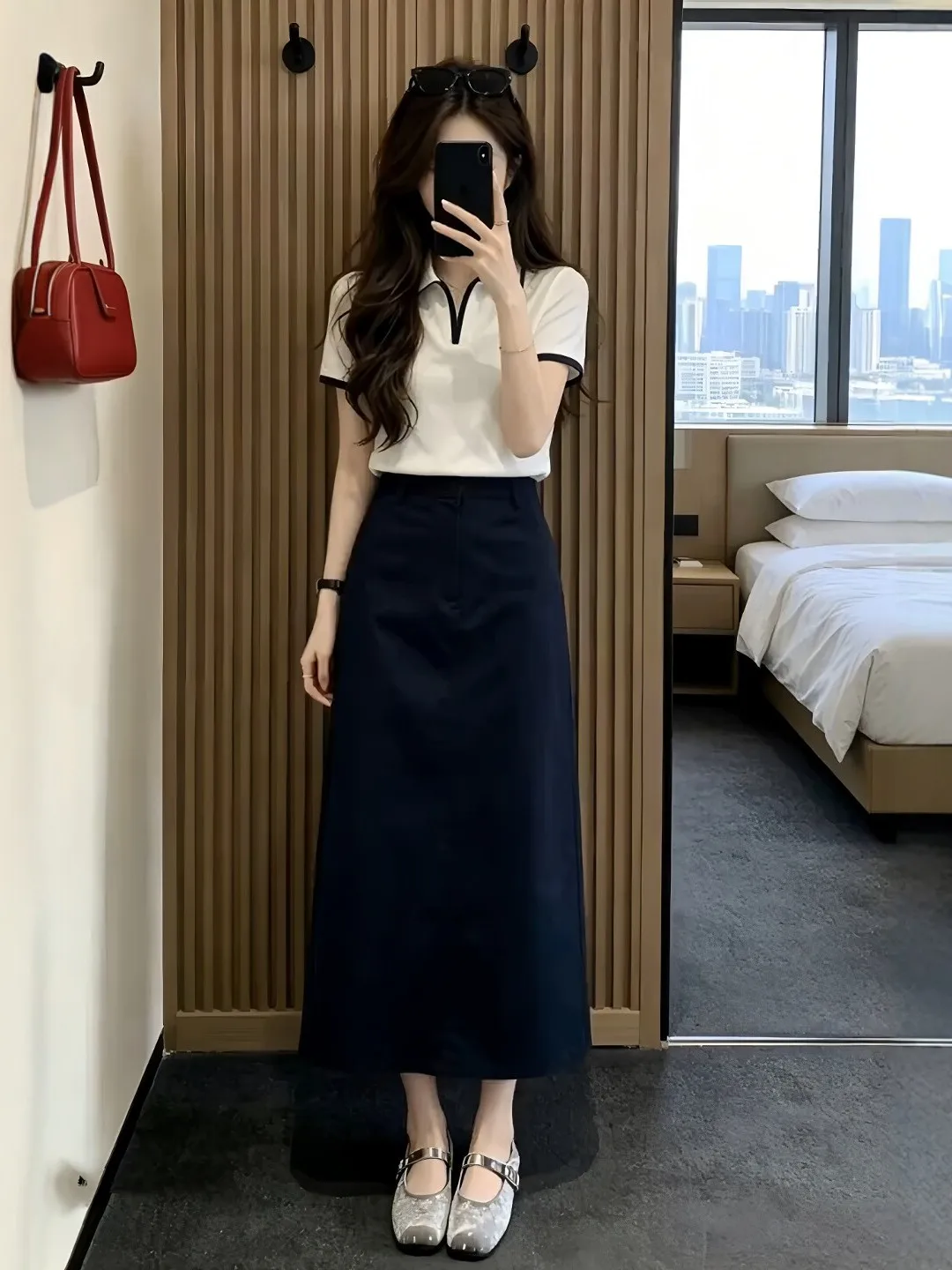 Summer New Style Korean College Wind Color Collision Neck T-shirt And High Waist Skirt Two-piece Set for Women
Summer New Style Korean College Wind Color Collision Neck T-shirt And High Waist Skirt Two-piece Set for Women