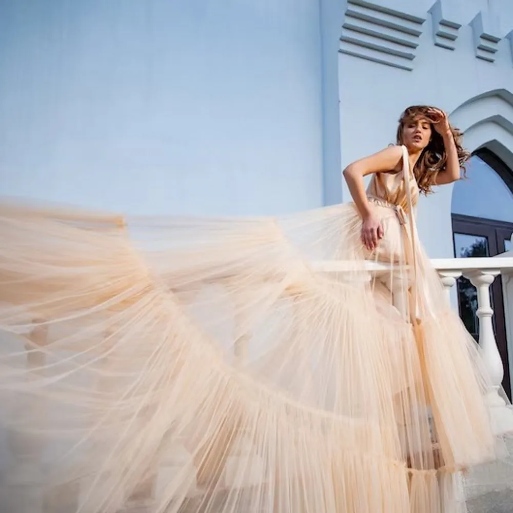 Eye Catching Champagne Split Long Women Dresses To Photoshoots Satin Bow Straps A-lien Long Robe With Train
Eye Catching Champagne Split Long Women Dresses To Photoshoots Satin Bow Straps A-lien Long Robe With Train